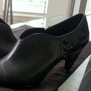 TAHARI Ankle Boots  Paco  Black Leather   7.5